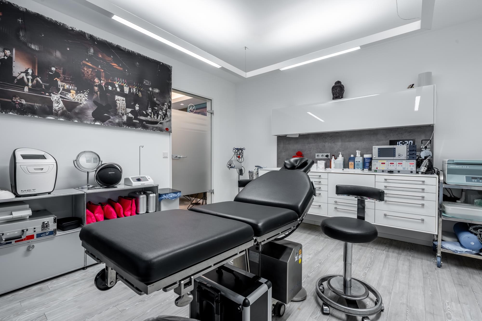 Radiofrequenz-Behandlung in der Praxis XK Aesthetics in Düsseldorf